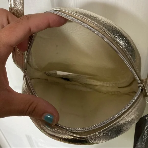 🦄Bebe Purse - Picture 5 of 5